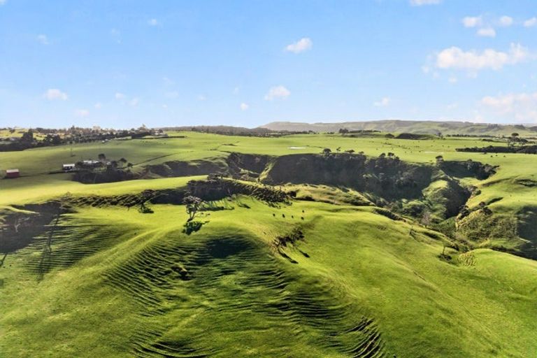 Photo of property in 55 Coster Road, Muriwai, 0881