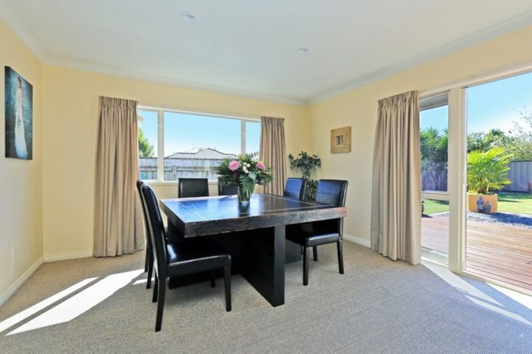 Photo of property in 8 Chenin Place, Greenmeadows, Napier, 4112