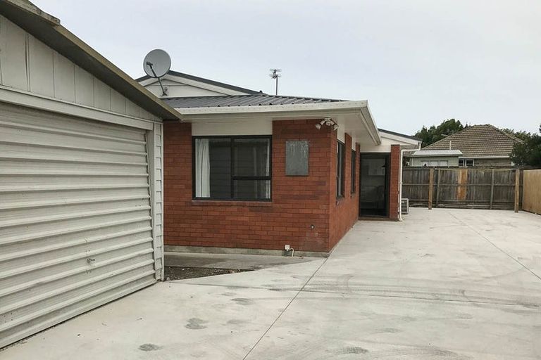 Photo of property in 17 Auburn Avenue, Upper Riccarton, Christchurch, 8041