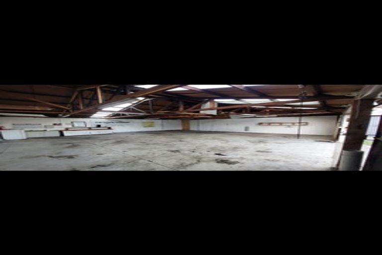 Photo of property in 37 Shaw Road, Oratia, Auckland, 0604