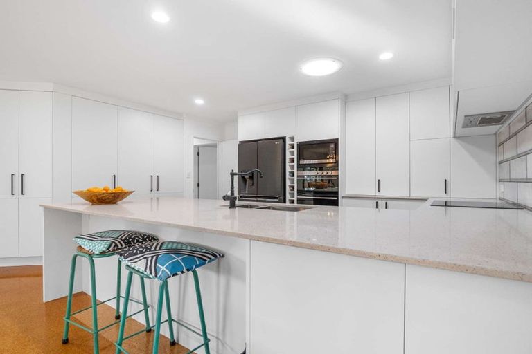 Photo of property in 15 Awaroa Stream Drive, Waiuku, 2123