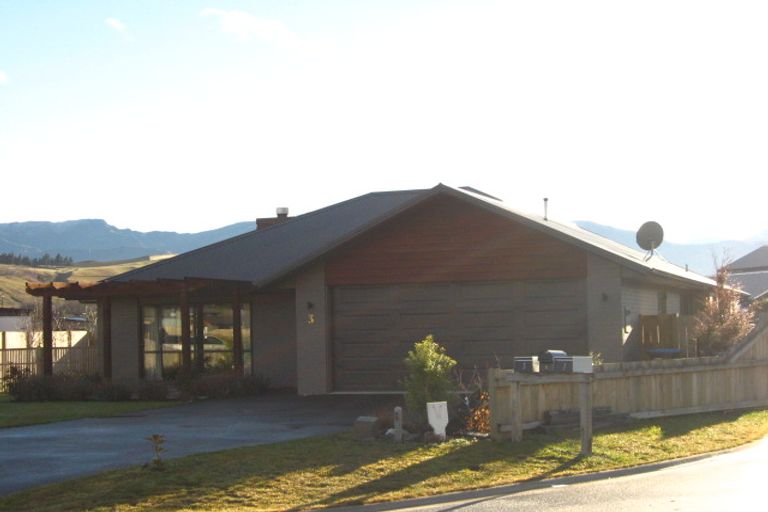 Photo of property in 3 Mystery Grove, Lake Hayes, Queenstown, 9304