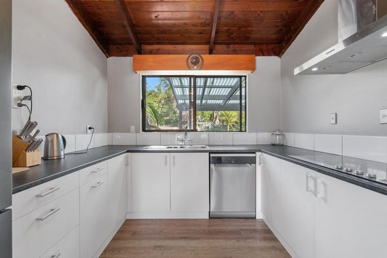 Photo of property in 77 Carnoustie Drive, Wattle Downs, Auckland, 2103