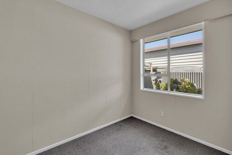 Photo of property in 2/149 Gayhurst Road, Dallington, Christchurch, 8061