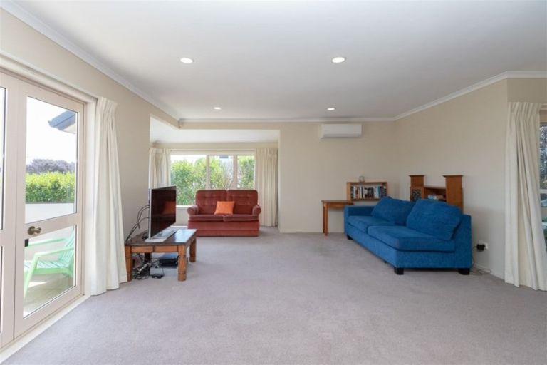 Photo of property in 12 Cadman Court, Rototuna, Hamilton, 3210