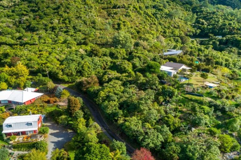 Photo of property in 581 Queen Charlotte Drive, Havelock, 7281