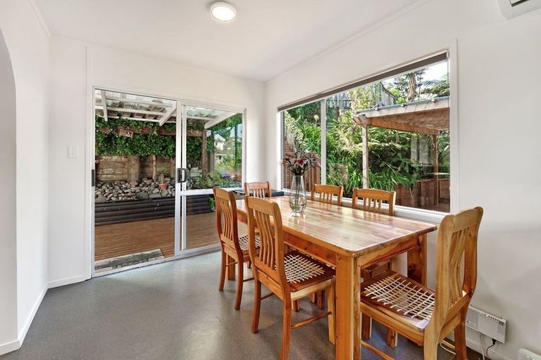 Photo of property in 23 Cedar Heights Avenue, Massey, Auckland, 0614