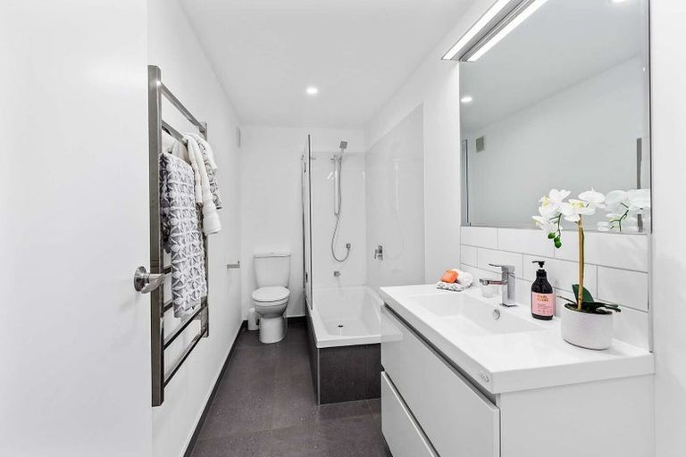 Photo of property in 96 Homebush Road, Khandallah, Wellington, 6035