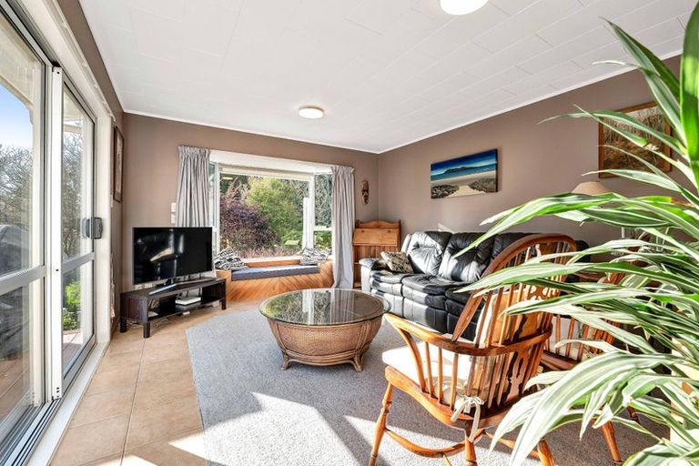Photo of property in 71 Tarata Road, Inglewood, 4387