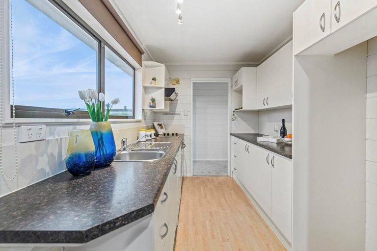Photo of property in 28a Vincent Street, Howick, Auckland, 2014