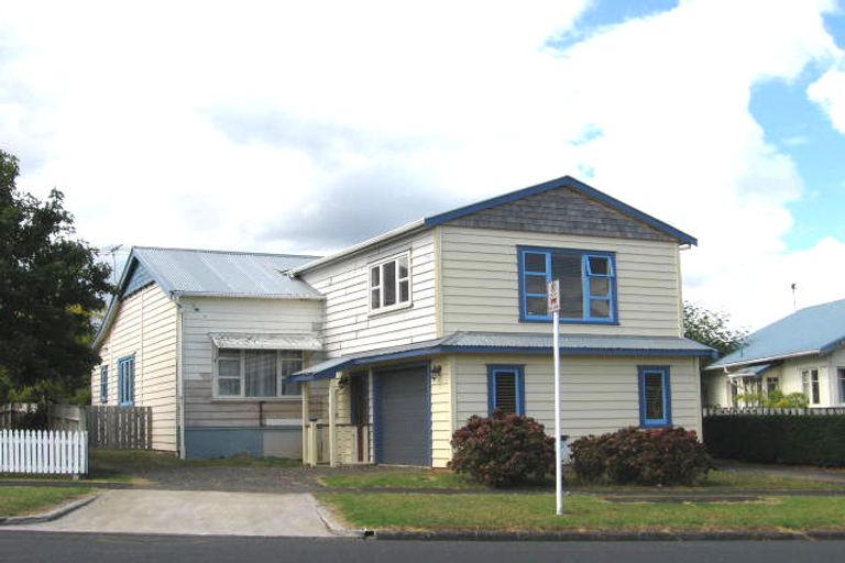 Photo of property in 96 Astley Avenue, New Lynn, Auckland, 0600