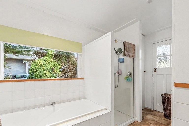 Photo of property in 12 Hunia Street, Marton, 4710