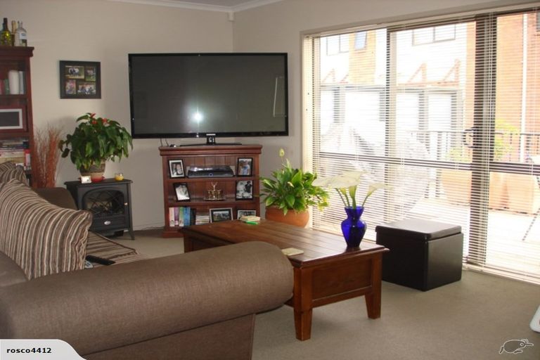 Photo of property in St Claire Village, 9/172 Mcleod Road, Te Atatu South, Auckland, 0610