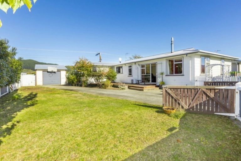 Photo of property in 11 Phar Lap Grove, Trentham, Upper Hutt, 5018