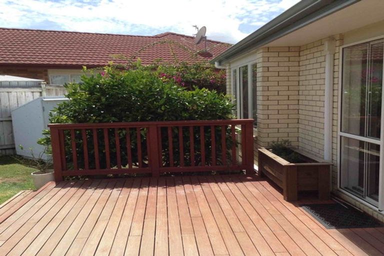 Photo of property in 30 Sandwick Drive, Weymouth, Auckland, 2103