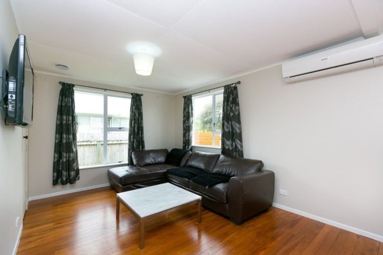 Photo of property in 13 Regent Place, Blagdon, New Plymouth, 4310