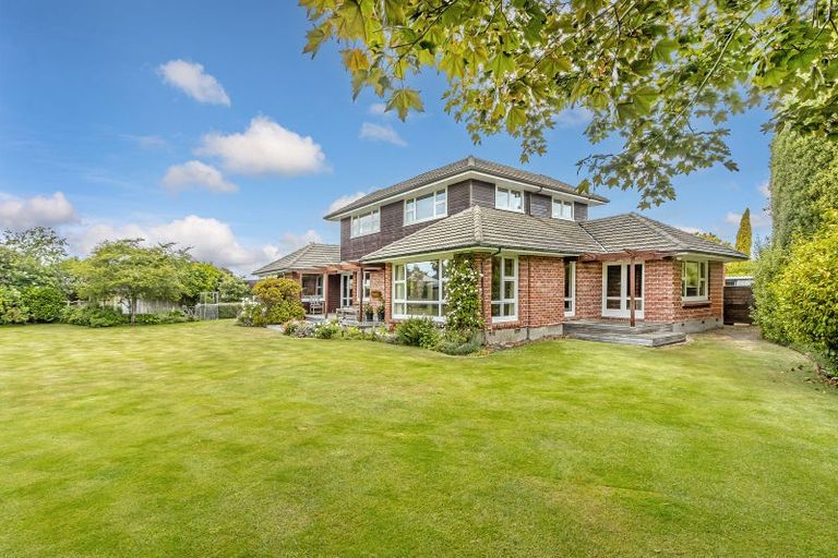 Photo of property in 10 Woodford Terrace, Ilam, Christchurch, 8053