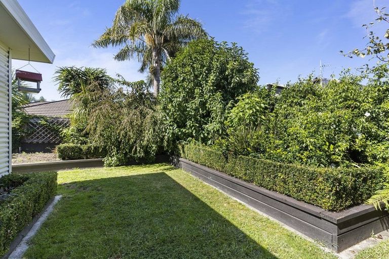 Photo of property in 12 Paua Cove, Papamoa Beach, Papamoa, 3118