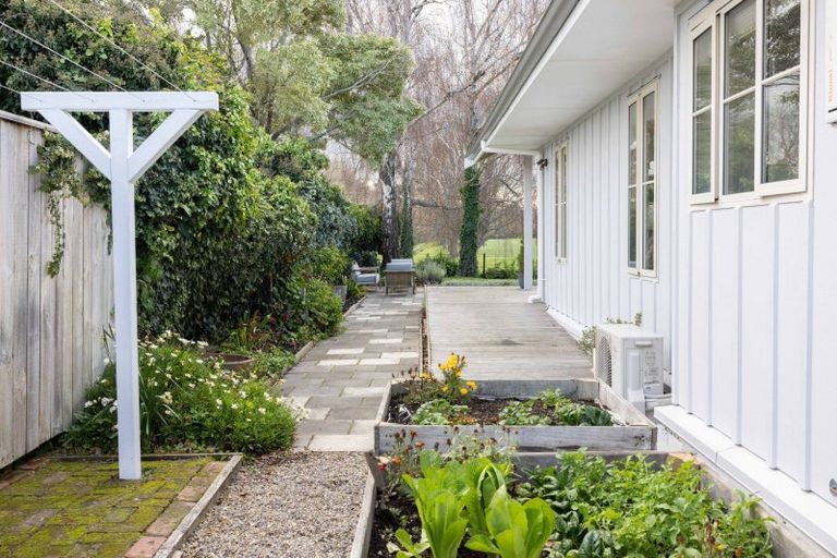 Photo of property in 32 Te Aute Road, Havelock North, 4130