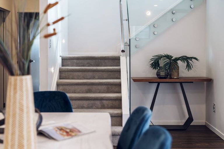 Photo of property in 25 View Road, Henderson, Auckland, 0612