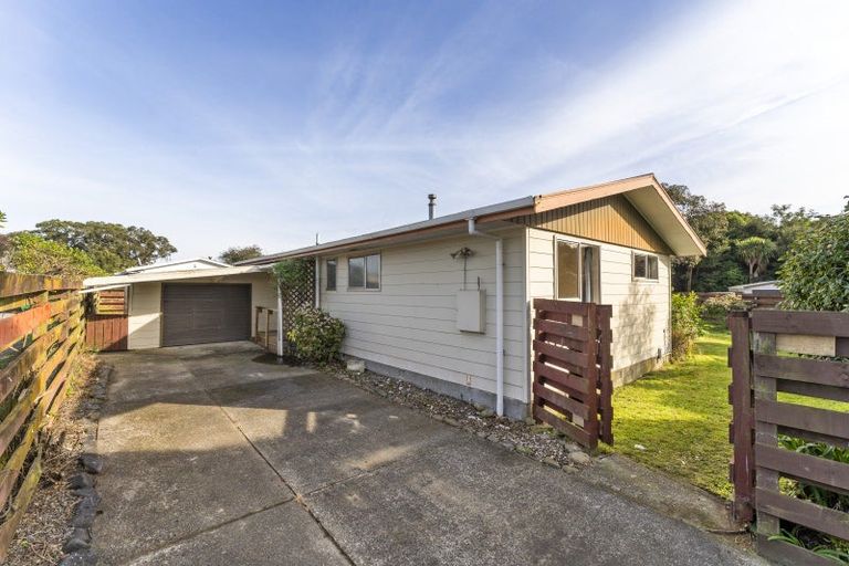 Photo of property in 26 Cypress Grove, Paraparaumu, 5032