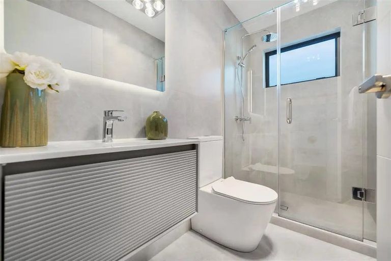 Photo of property in 36 Whakairo Crescent, Gulf Harbour, Whangaparaoa, 0930