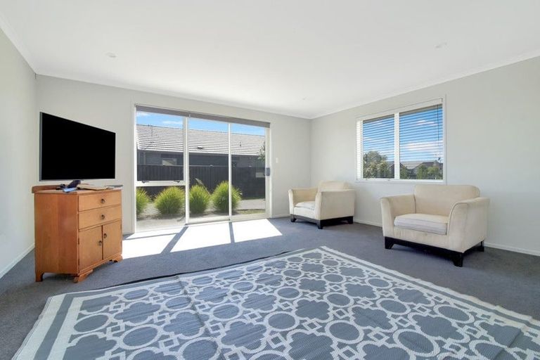 Photo of property in 16 Empire Crescent, Papamoa, 3118