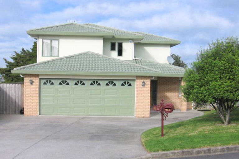 Photo of property in 4a Boeing Place, Goodwood Heights, Auckland, 2105