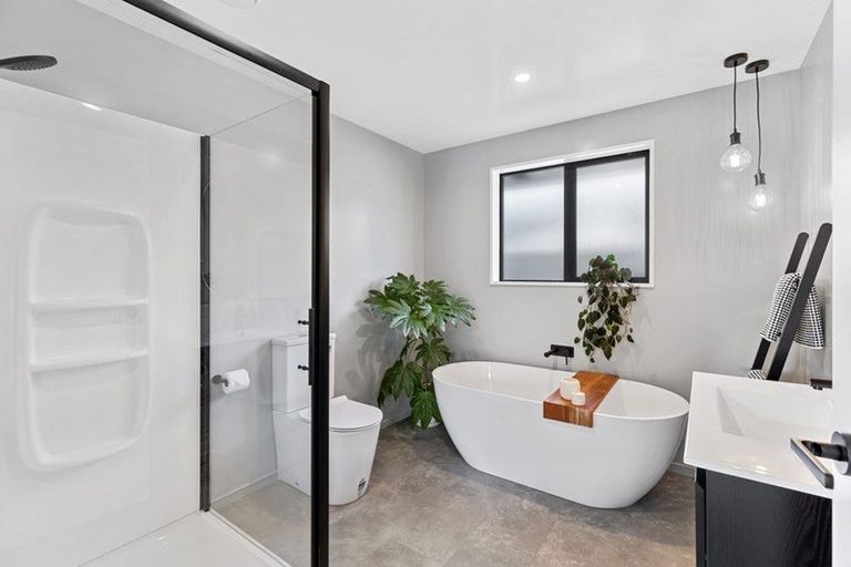 Photo of property in 5 Cousins Street, Woodend, 7691