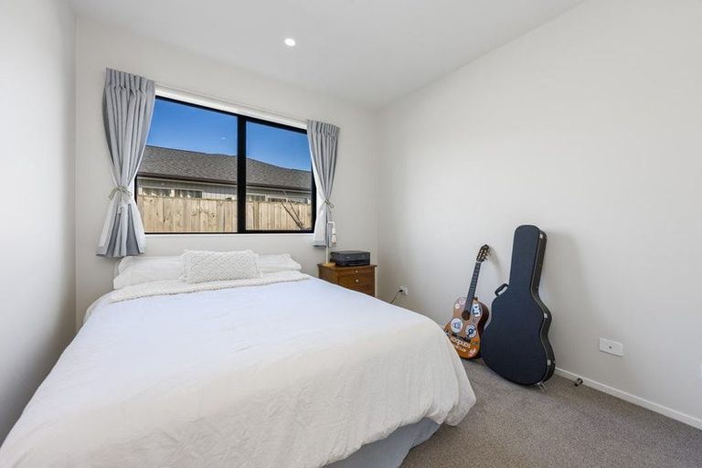 Photo of property in 8 Ahorangi Road, Silverdale, 0932