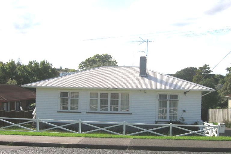 Photo of property in 2/40 College Road, Northcote, Auckland, 0627