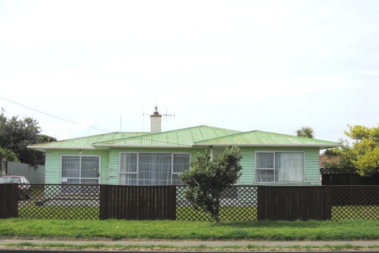 Photo of property in 18 Polson Street, Castlecliff, Whanganui, 4501