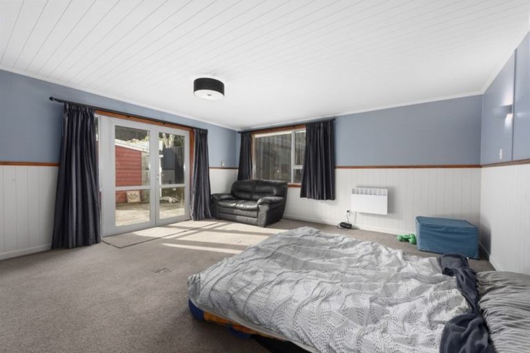 Photo of property in 12 Fendalton Crescent, Pinehaven, Upper Hutt, 5019