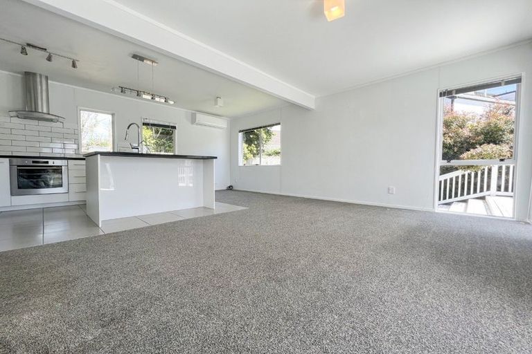 Photo of property in 1/43 Hutchinson Avenue, New Lynn, Auckland, 0600
