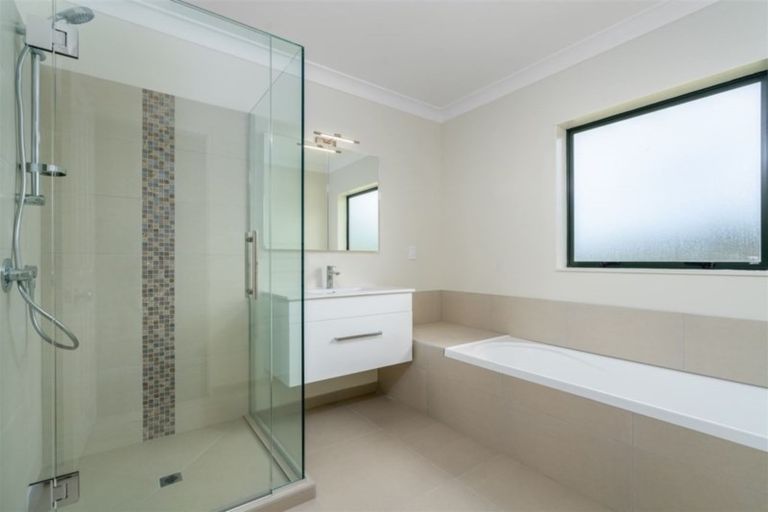 Photo of property in 94 Oaia Road, Muriwai, Waimauku, 0881