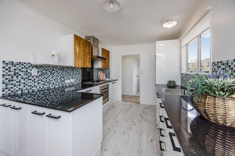 Photo of property in 1/17 Etherton Drive, Weymouth, Auckland, 2103