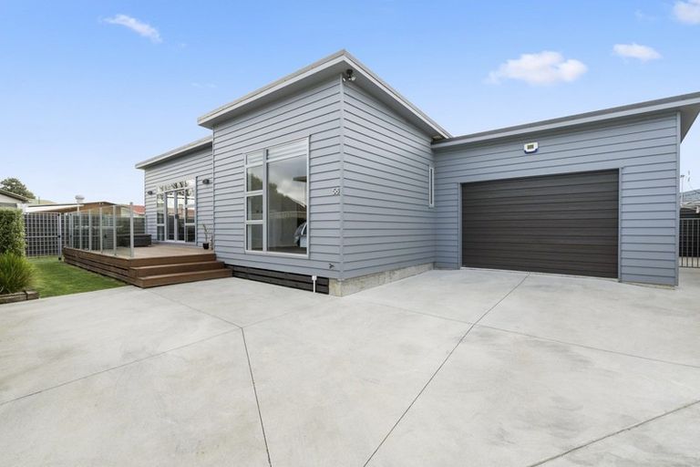 Photo of property in 58 Exeter Crescent, Takaro, Palmerston North, 4412