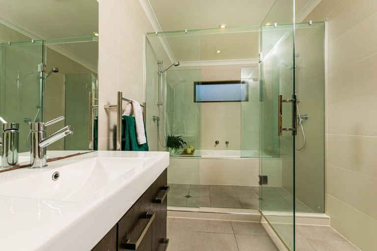 Photo of property in 30e Schnapper Rock Road, Schnapper Rock, Auckland, 0632