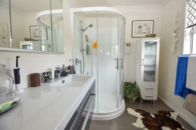 Photo of property in 60 Charles Street, Carterton, 5713