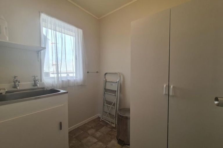 Photo of property in 1/32 Matuhi Rise, Henderson, Auckland, 0612