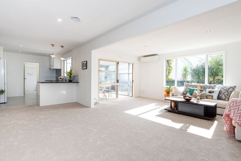 Photo of property in 68 Willis Road, Papakura, 2110