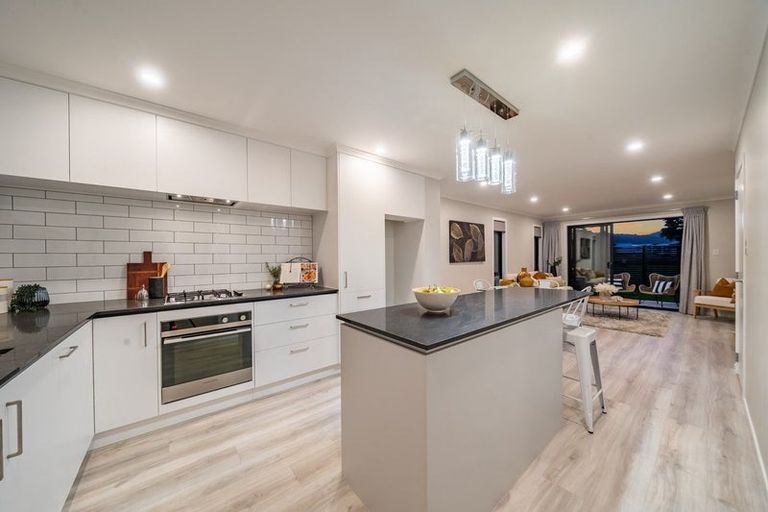 Photo of property in 84 Mawai Hakona Drive, Wallaceville, Upper Hutt, 5018