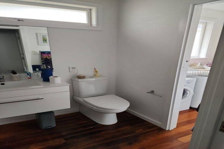 Photo of property in 9 Hinau Street, New Lynn, Auckland, 0600