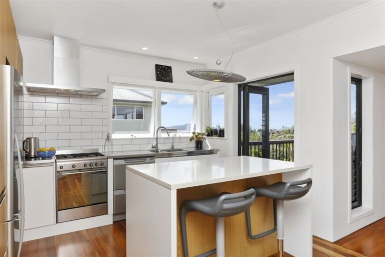 Photo of property in 26 Peter Terrace, Castor Bay, Auckland, 0620