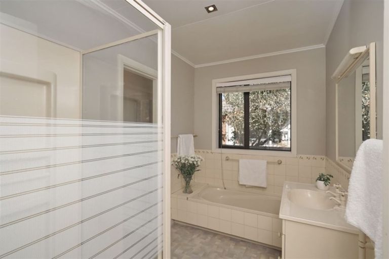 Photo of property in 15 Lascelles Street, Saint Martins, Christchurch, 8022