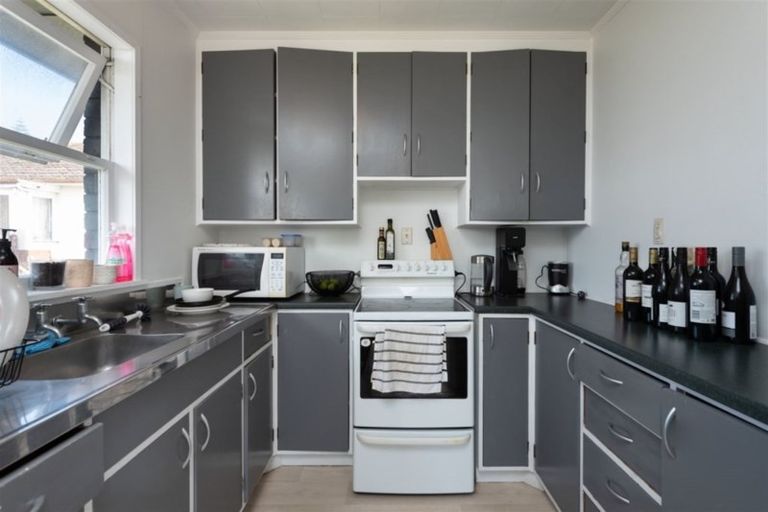 Photo of property in 490 Maunganui Road, Mount Maunganui, 3116