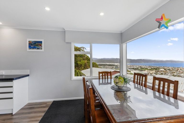 Photo of property in 68 Dowse Drive, Maungaraki, Lower Hutt, 5010