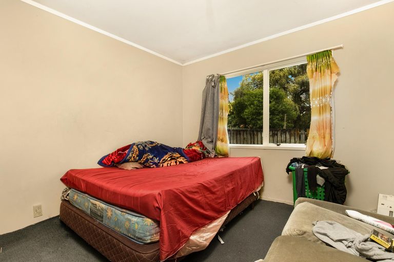 Photo of property in 2/14 Eulogy Place, Randwick Park, Auckland, 2105