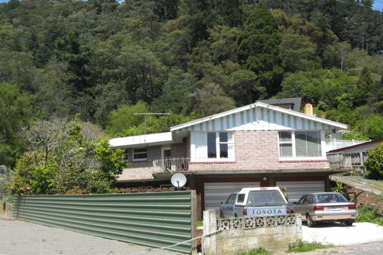 Photo of property in 29 Milton Terrace, Picton, 7220