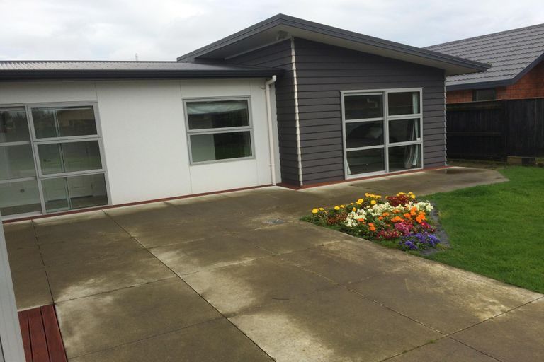 Photo of property in 83 Rosalie Terrace, Kelvin Grove, Palmerston North, 4414